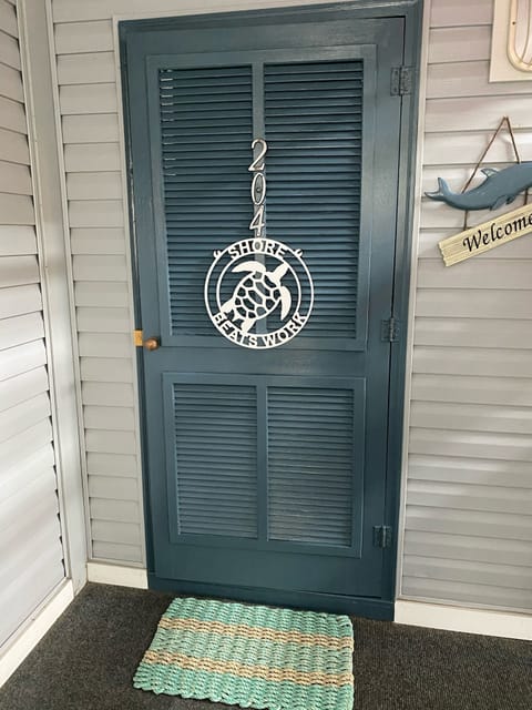 Welcome to “Shore beats Work”. 