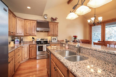 Cook your favorite dish | Main Level