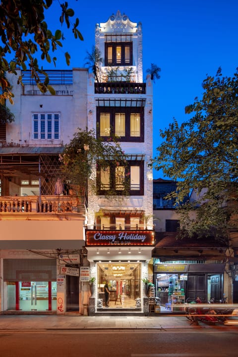 Front of property - evening/night