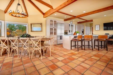 The kitchen table was the perfect size for 7 adults and a couple little kids, and the living room was perfect.  -Doug