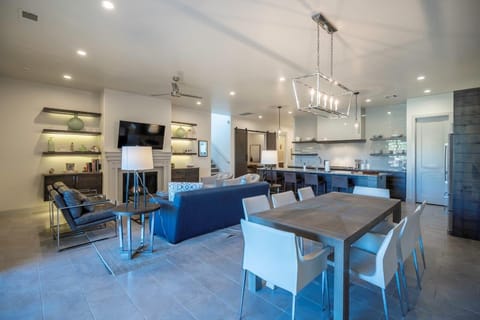 Villa 4 - Main floor living spaces