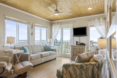 Living with Gorgeous Ocean Views
