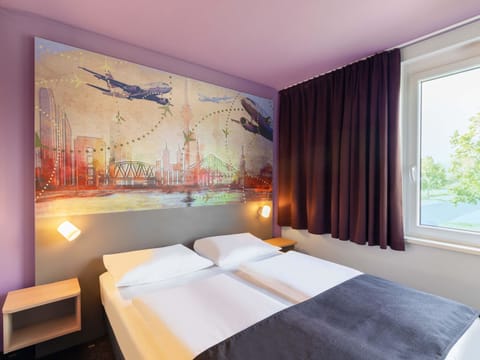 Double Room | Desk, laptop workspace, soundproofing, WiFi (free)