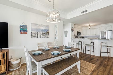 Dining Table with Seating for Six at 3103 SeaCrest