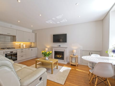 Open plan living space | Lower Canterbury House, Gattonside, near Melrose