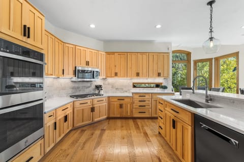 Fully stocked kitchen; gas range stove top; double ovens