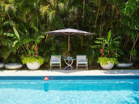 depuhl-260630-Miami-Pool-Cottage-Pool-Planters-PBD_1764
