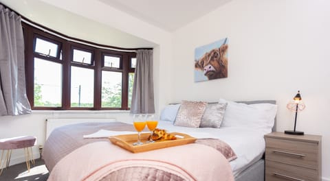 Apartment, Private Bathroom (3 Bed - Mountford) | 3 bedrooms