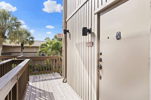 Front Entry Walk up