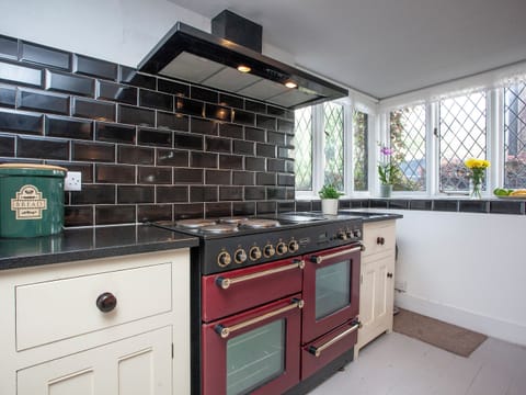 Kitchen | Thatched Cottage, Kingsteignton, near Newton Abbot
