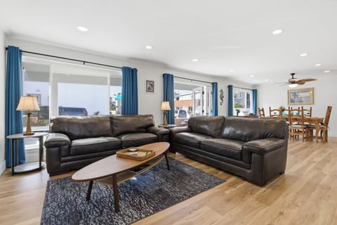 Newly Remodeled Coastal Living