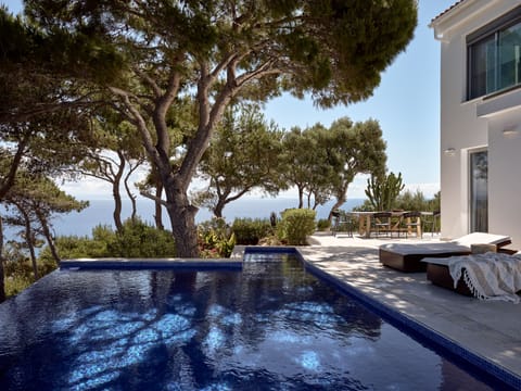 One of the most Iconic homes in the island of Zakynthos await to inspire you.