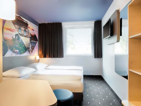Double Room | Desk, soundproofing, WiFi (free), bed sheets