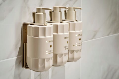 Rainfall showerhead, free toiletries, hair dryer, bathrobes