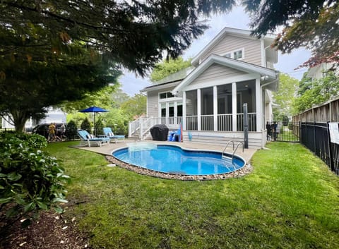 Gorgeous Home with Private Pool!
