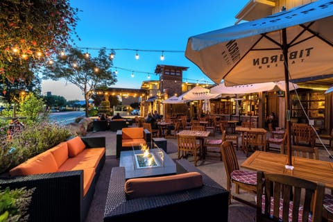 Breakfast, lunch, dinner served; American cuisine 