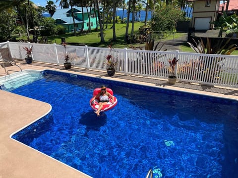 Pool20Suzy