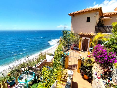 BALCON DEL DUENDE : Paraiso frente al mar.
Seafront Paradise