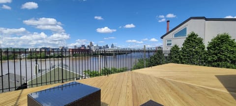 top floor deck 30ft x 25ft 
