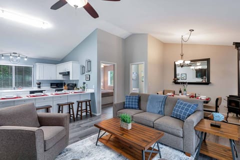 Living Room (upper level)