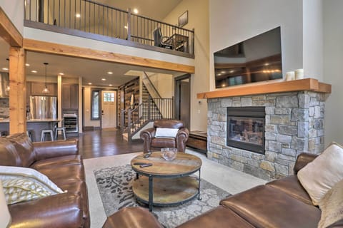 Cle Elum Vacation Rental | 3BR | 2.5BA | Steps Required | Private Entrance
