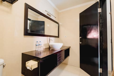 Super Deluxe Room | Bathroom | Shower, towels