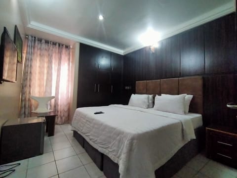 Standard Room | Desk, free WiFi, bed sheets