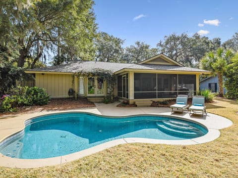 32 Old Military Road in Sea Pines