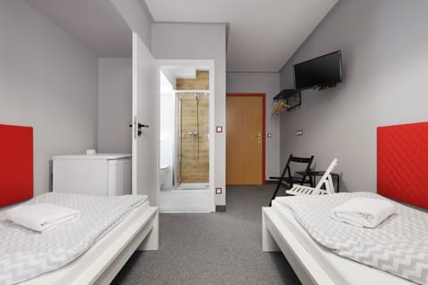 Standard Twin Room, Non Smoking, Private Bathroom | In-room safe, blackout drapes, iron/ironing board, bed sheets