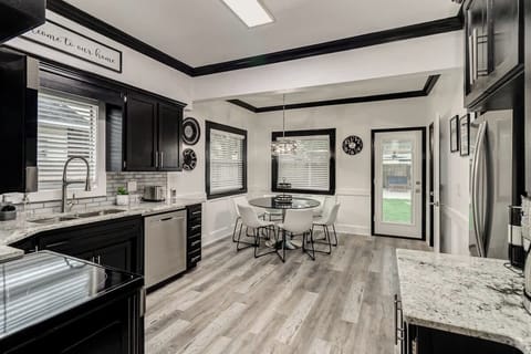 Beautiful well appointed kitchen for all of your cooking and dining needs.