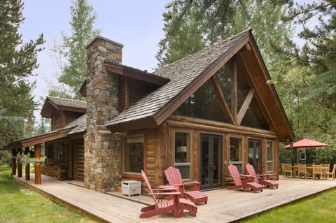 Exterior of home and garden in the summer