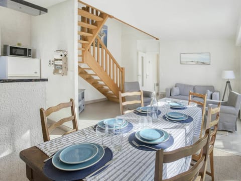 Property, Room, Furniture, Blue, Interior Design, House, Table, Building, Real Estate, Yellow