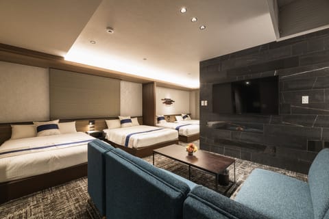 Deluxe E, Non Smoking | WiFi (free), bed sheets
