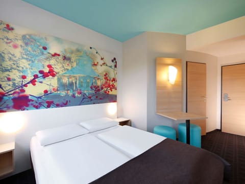 Double Room | Desk, soundproofing, WiFi (free), bed sheets