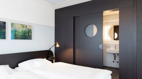 Double Room | Hypo-allergenic bedding, in-room safe, desk, soundproofing