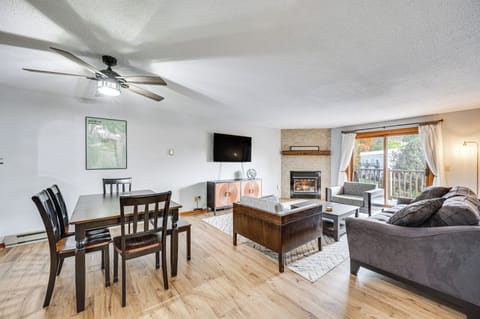 Lincoln Vacation Rental | 2BR | 2BA | Stairs Required | 1,014 Sq Ft