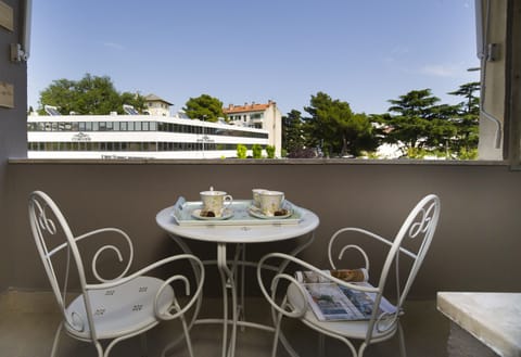 Family Apartment | Balcony