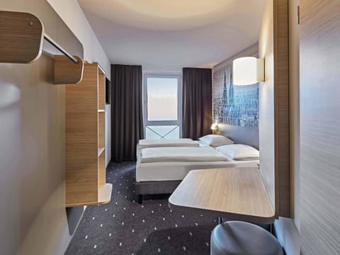 Twin Room | Hypo-allergenic bedding, desk, soundproofing, free WiFi