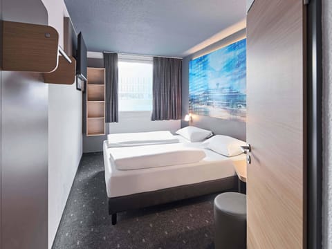 Double Room | Desk, soundproofing, WiFi (free), bed sheets