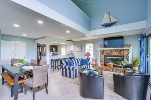 Osage Beach Vacation Rental | 3BR | 4.5BA | 2,371 Sq Ft | Stairs Required