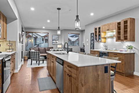 Townhome, 3 Bedrooms | Private kitchen | Coffee/tea maker, fridge, oven, toaster
