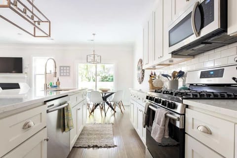 Fully equipped chef's kitchen