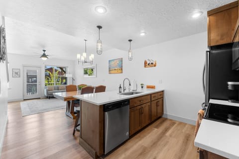 The Highland Hangout- fully furnished kitchen.