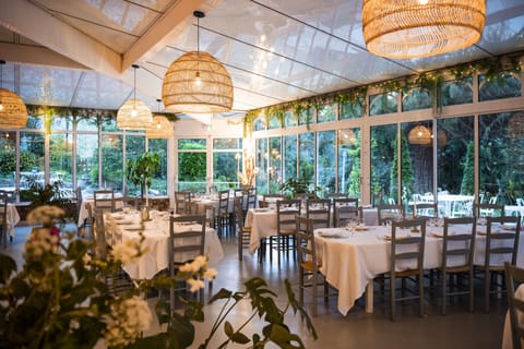 Lunch and dinner served, garden views 