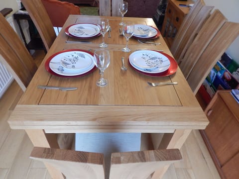 Family House | In-room dining