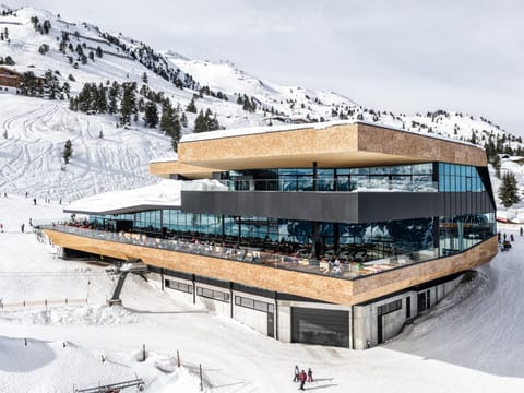 Holiday Home Exterior [winter]