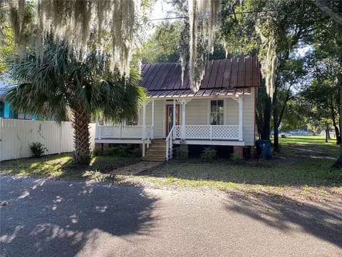 Great Neighborhood  Awesome 1880 second oldest House on the block
