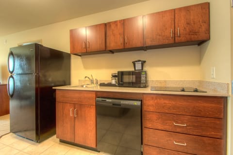 Fridge, microwave, coffee/tea maker