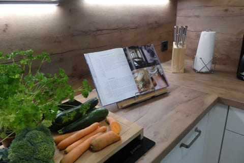 Condo, Ground Floor | Private kitchen | Fridge, oven, stovetop, dishwasher