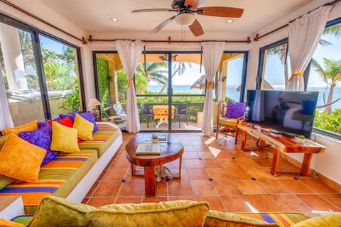 La Bahia #1 Living Area